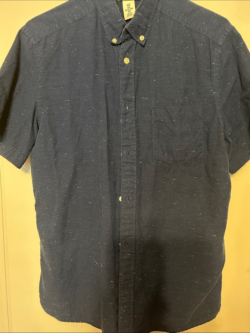 Short-Sleeve Navy Button-Down Shirt with Subtle Speckle